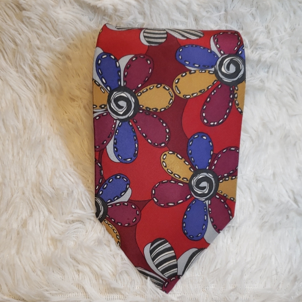 Oleg Cassini floral silk tie